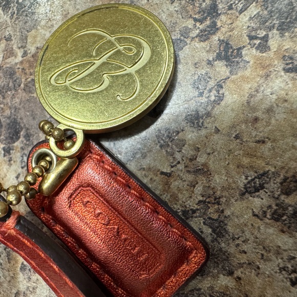 Coach x Estee Lauder 2010 Holiday Edition Cosmetic Bag - Picture 3 of 11